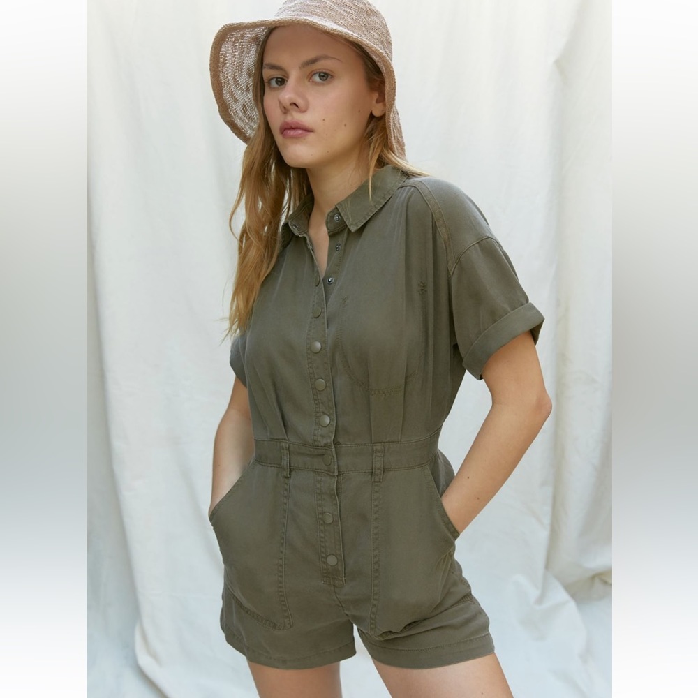 NWT Urban Outfitters Valerie Surplus Romper